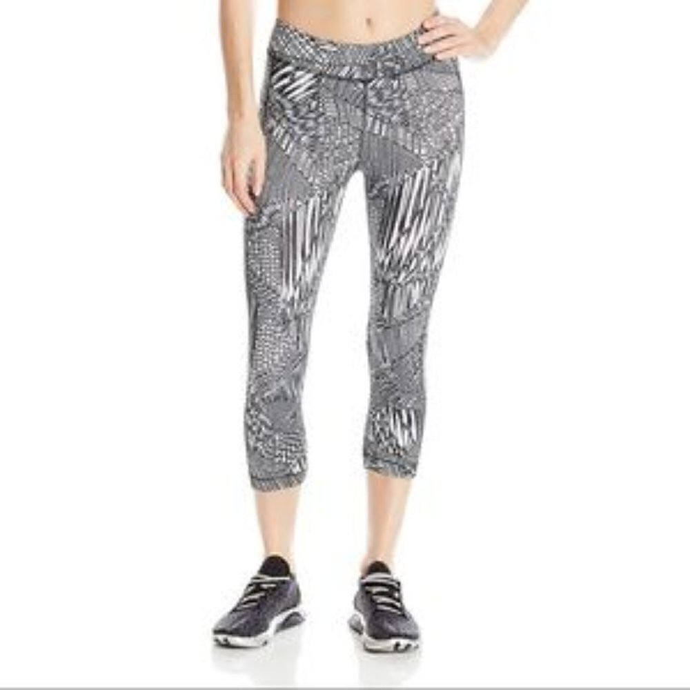 Under Armour Women's Cropped Leggings Black White Gray Geometric Pattern Stretch